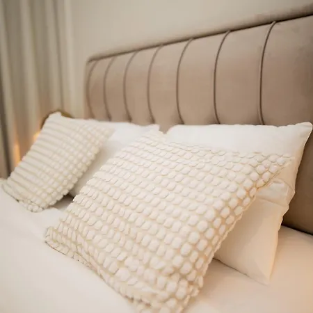 Daire Simfonia - One Bedroom Belgrad